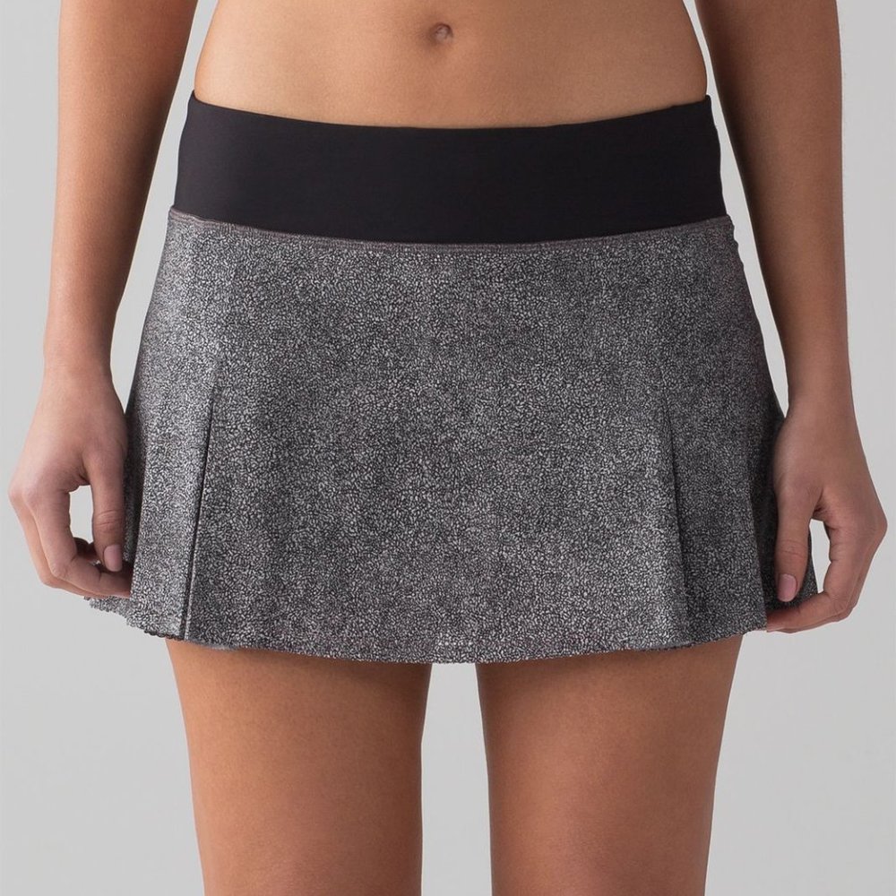 Lululemon Smooth Stride Skirt pleated raw hem skort pockets athleisure active
